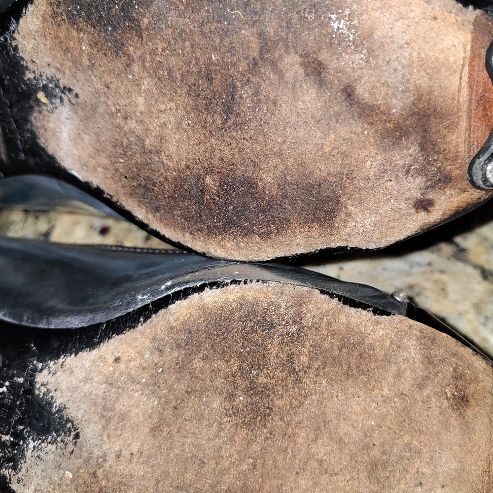 Prada Black Patent Leather Ballet Flats with Silver Bow - Picture 6 of 9